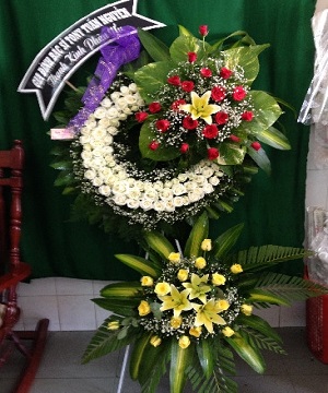 Vòng hoa tang lễ tại TPHCM - Giao Hoa Chia Buồn Tận Nhà Miễn Phí